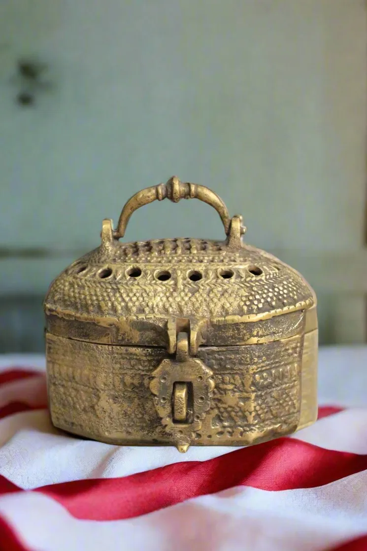 Exquisite Vintage Brass Carved Jewellery Box - Timeless Elegance