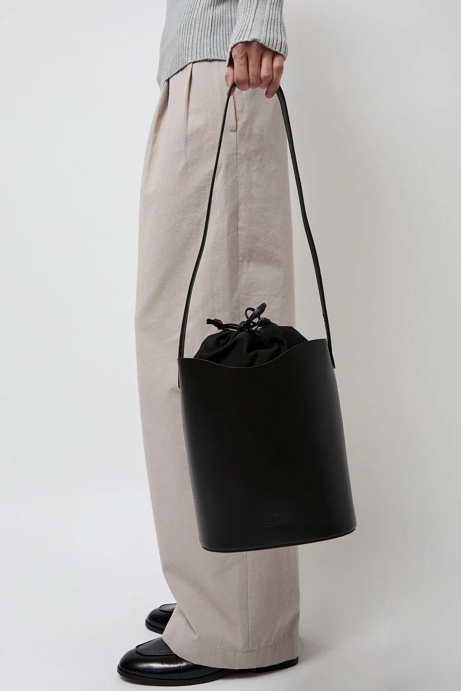 Il Bisonte Roseto Bucket Bag in Black