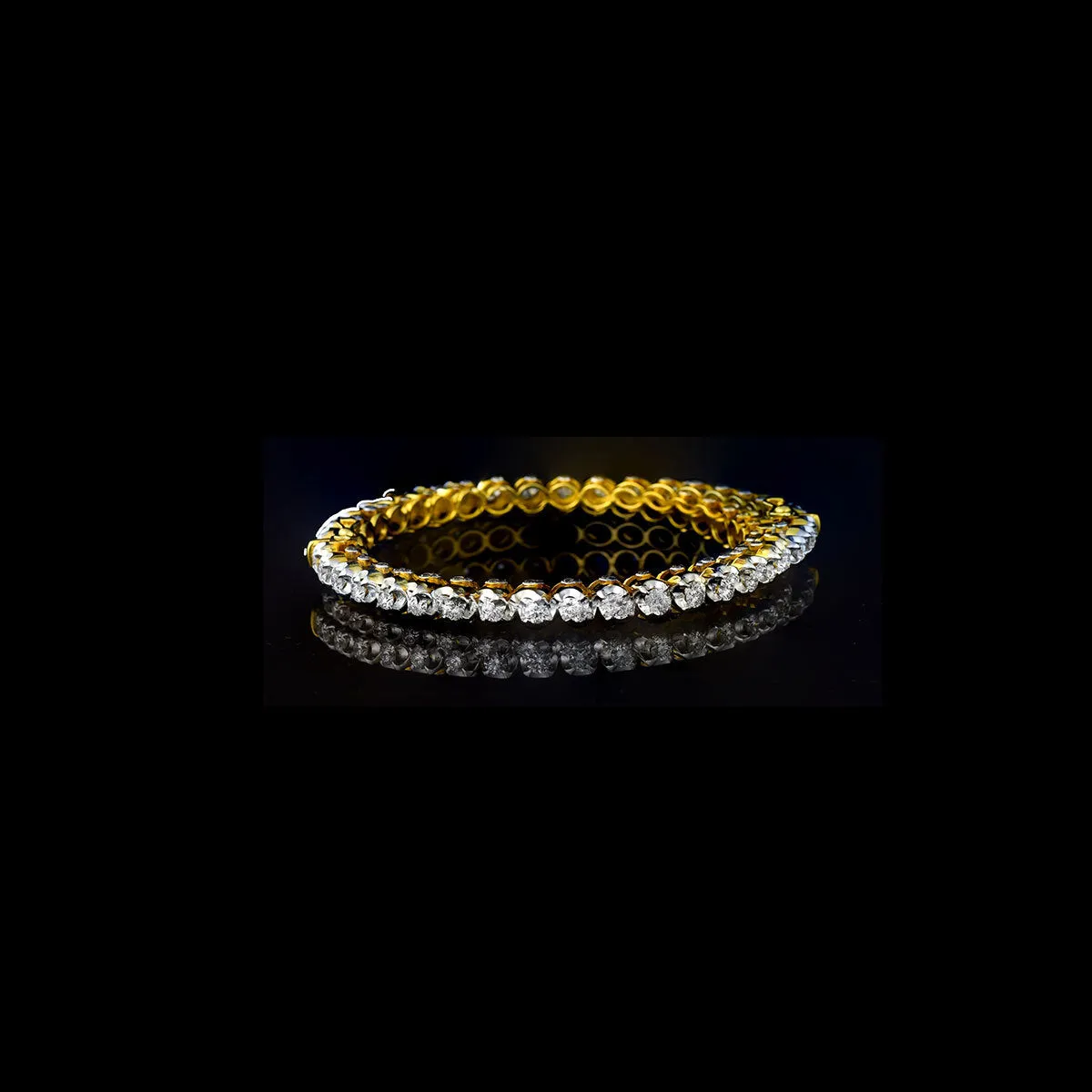 Introducing our exquisite 17 Pointer Diamond Bangle - (WDN1100)