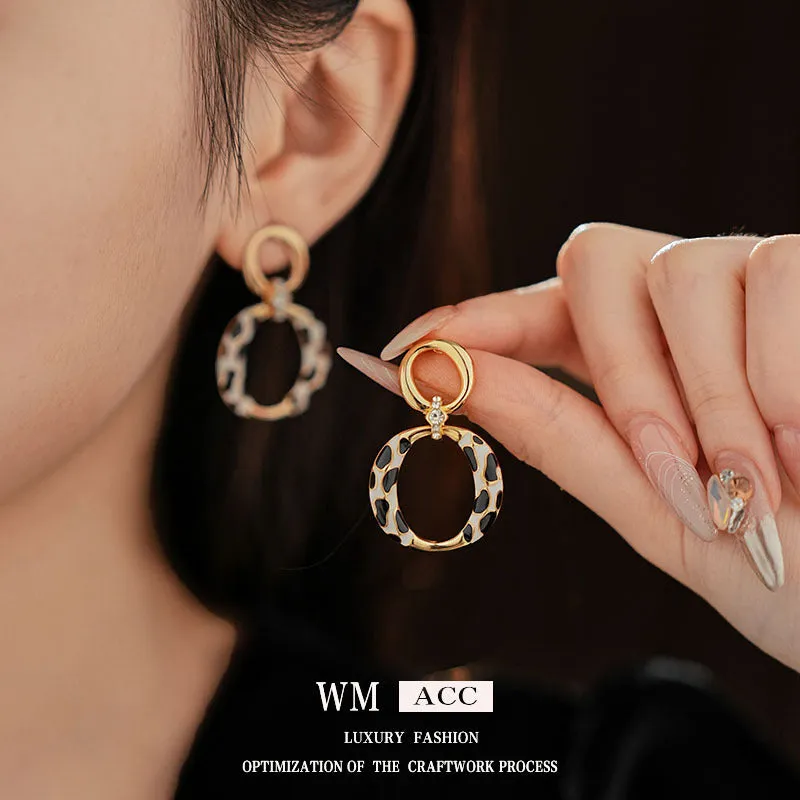 Luxurious Circle Round Geometric Alloy Oil Dripping Earrings