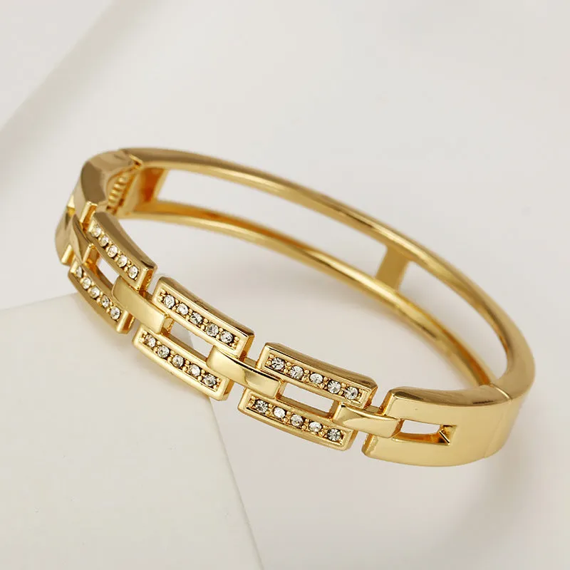 Luxurious Gold Hollow Bracelet - Vienna Verve.toUpperCase()