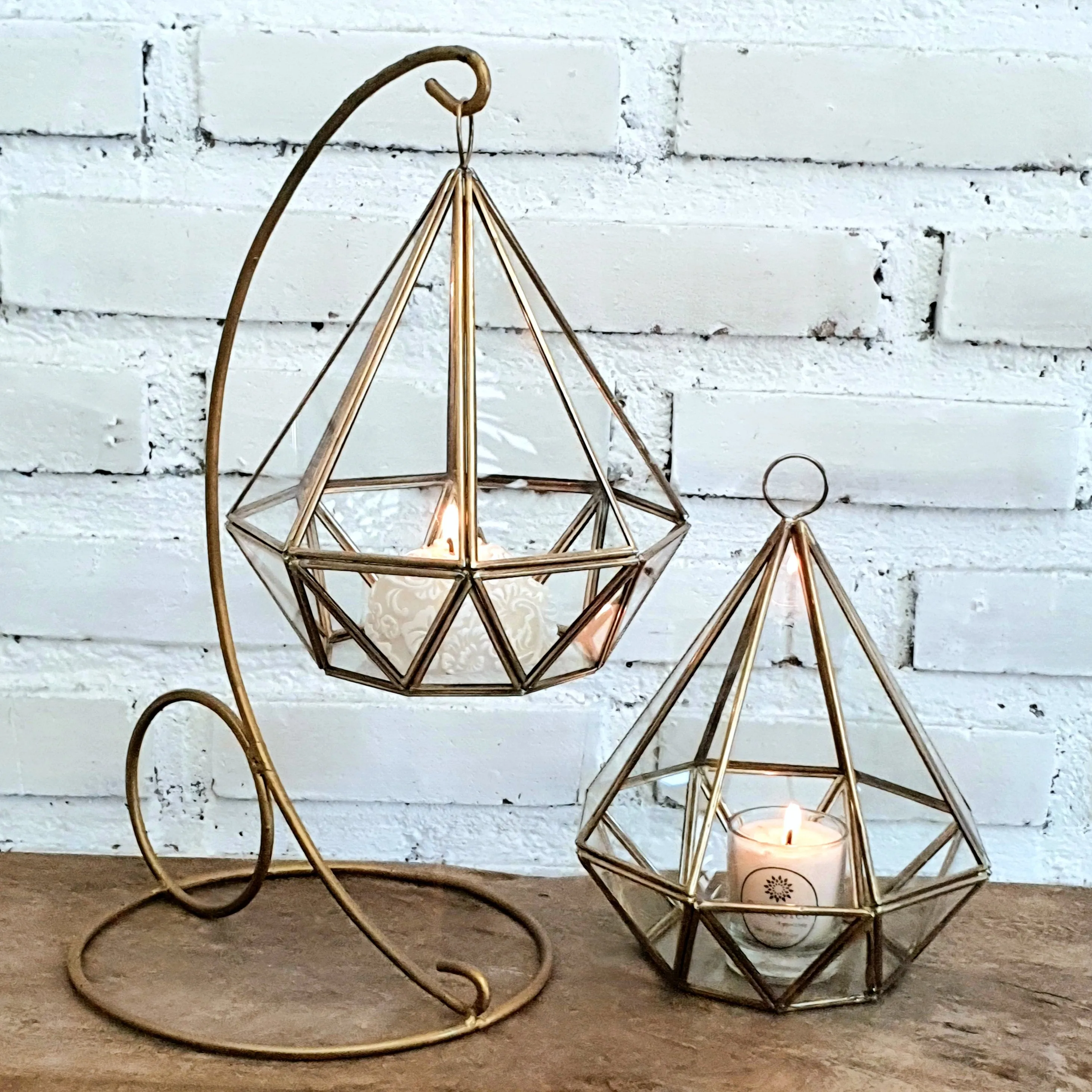 Luxurious Lantern With Stand1