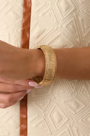 Luxurious Luster Gold Textured Bracelet